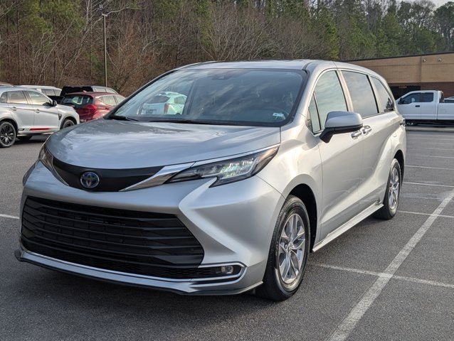 2023 Toyota Sienna XLE