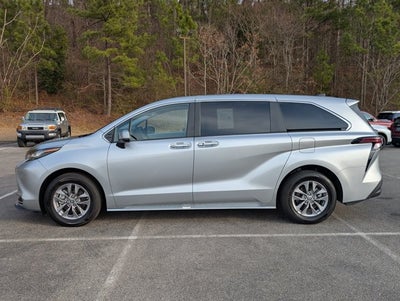 2023 Toyota Sienna XLE