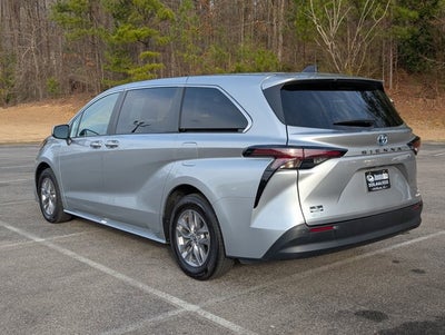 2023 Toyota Sienna XLE