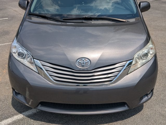 2017 Toyota Sienna XLE Auto Access Seat