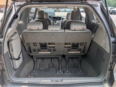 2017 Toyota Sienna XLE Auto Access Seat