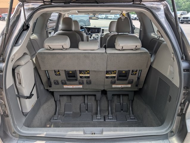 2017 Toyota Sienna XLE Auto Access Seat