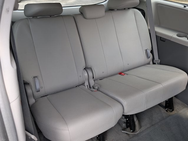 2017 Toyota Sienna XLE Auto Access Seat