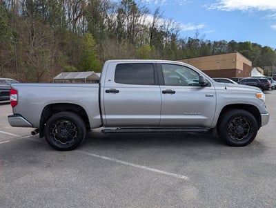 2017 Toyota Tundra 4WD SR5