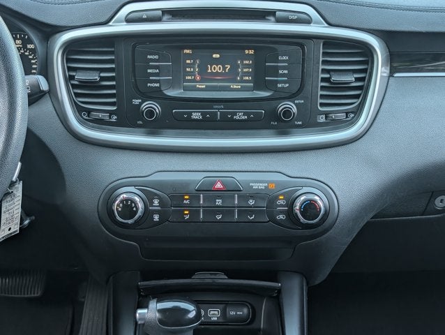 2017 Kia Sorento LX