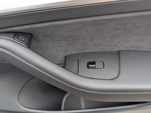 2023 Tesla Model 3 RWD