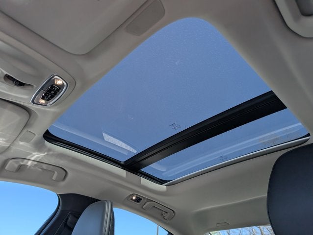 2021 Volvo S60 R-Design Expression