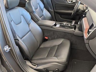 2021 Volvo S60 R-Design Expression