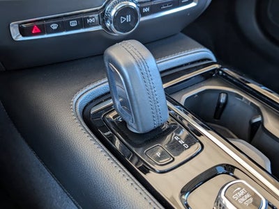 2021 Volvo S60 R-Design Expression