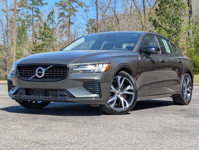 2021 Volvo S60 R-Design Expression
