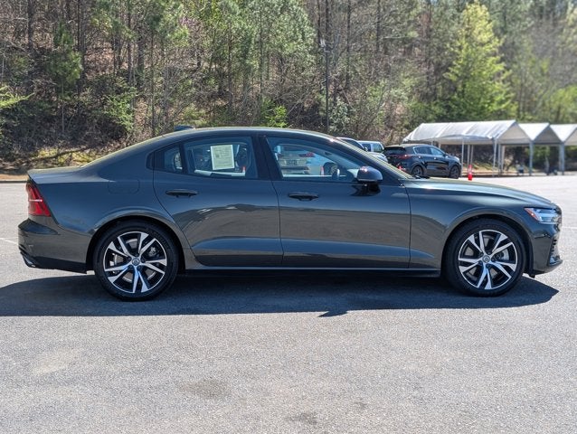 2021 Volvo S60 R-Design Expression