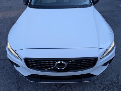 2022 Volvo S60 Momentum