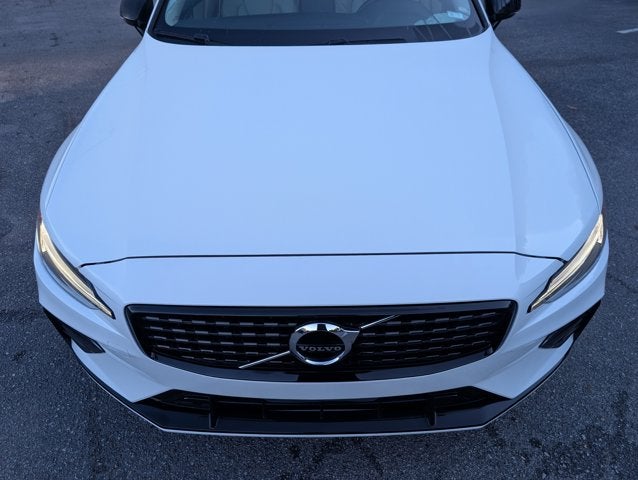 2022 Volvo S60 Momentum