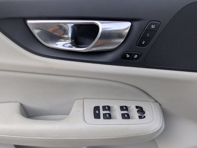 2022 Volvo S60 Momentum