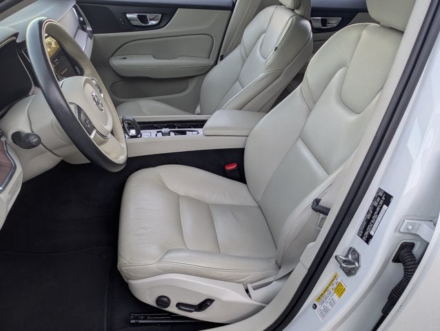 2022 Volvo S60 Momentum