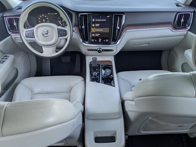 2022 Volvo S60 Momentum