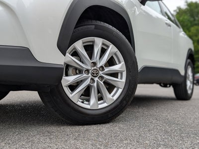 2024 Toyota Corolla Cross LE