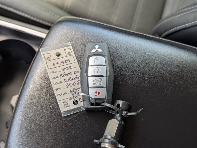 2023 Mitsubishi Outlander SE