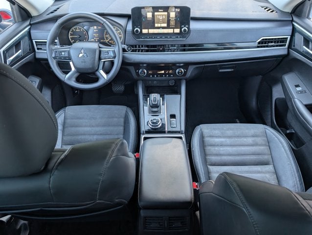 2023 Mitsubishi Outlander SE Special Edition