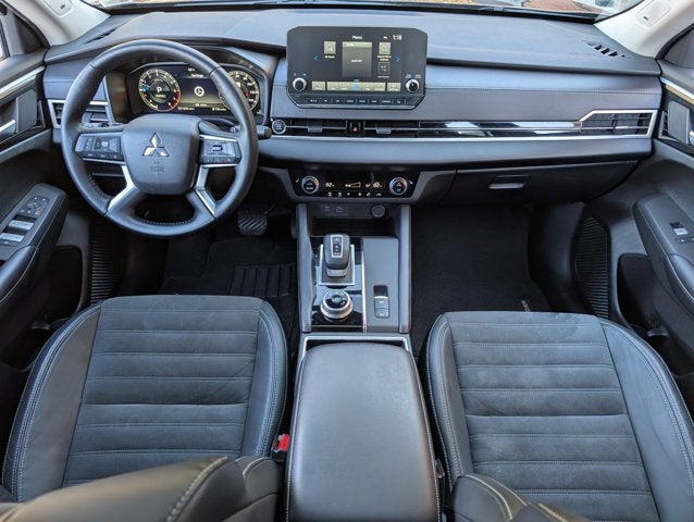 2023 Mitsubishi Outlander SE