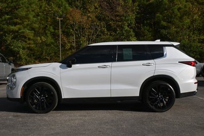 2023 Mitsubishi Outlander SE