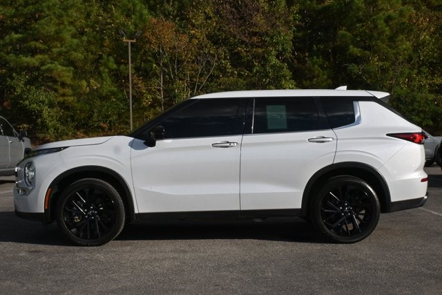 2023 Mitsubishi Outlander SE