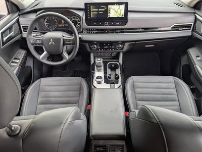 2026 Mitsubishi Outlander SE