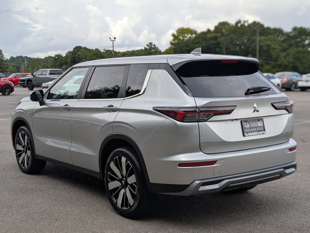 2026 Mitsubishi Outlander SE