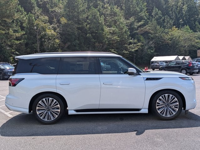 2025 INFINITI QX80 LUXE