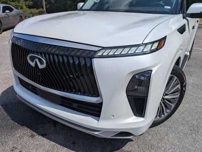 2025 INFINITI QX80 LUXE