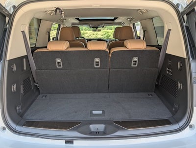 2025 INFINITI QX80 LUXE
