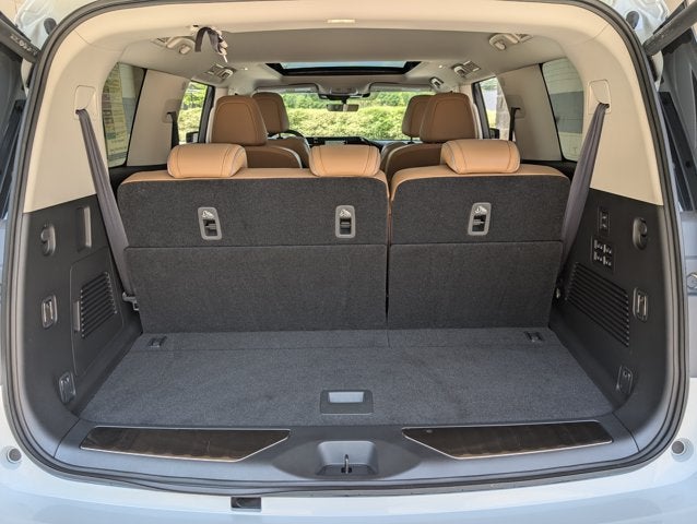 2025 INFINITI QX80 LUXE