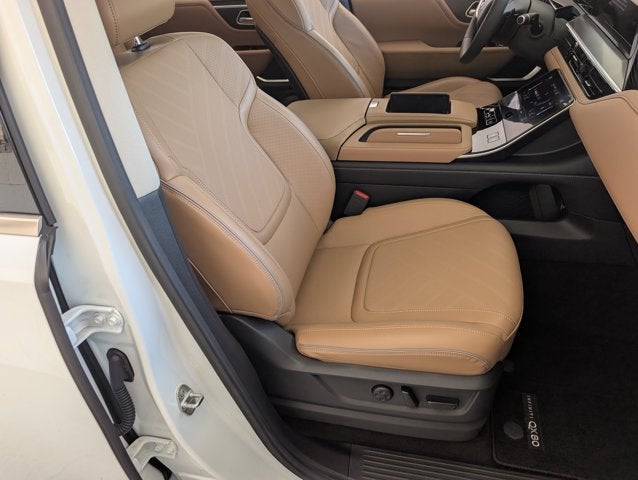 2025 INFINITI QX80 LUXE
