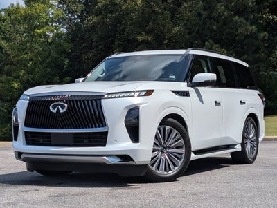 2025 INFINITI QX80 LUXE
