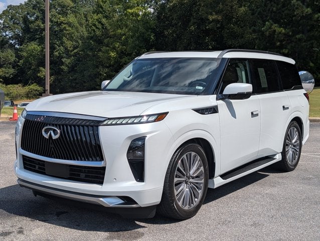 2025 INFINITI QX80 LUXE