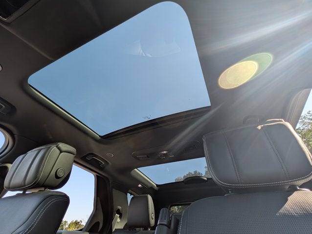 2023 Land Rover Discovery Metropolitan Edition
