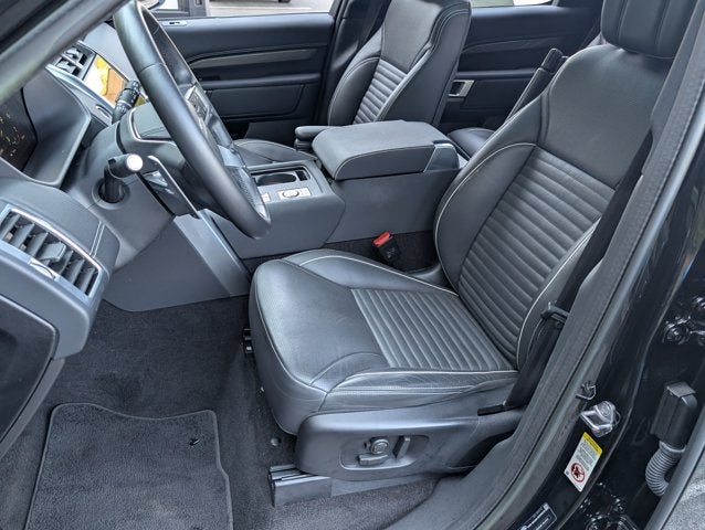 2023 Land Rover Discovery Metropolitan Edition