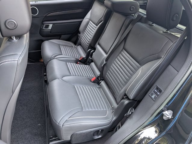 2023 Land Rover Discovery Metropolitan Edition
