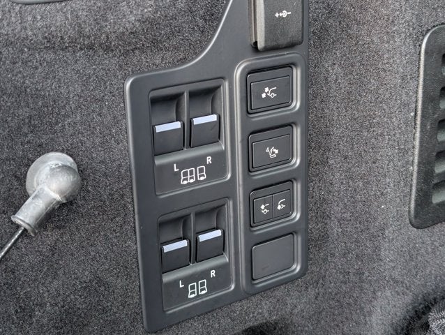 2023 Land Rover Discovery Metropolitan Edition