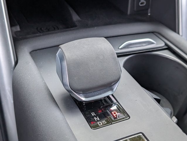 2023 Land Rover Discovery Metropolitan Edition