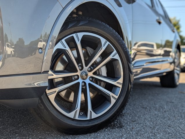 2026 Audi Q7 Premium
