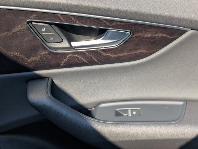 2023 Audi Q8 Premium