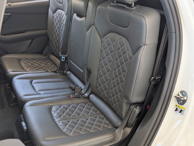 2025 Audi SQ7 Premium Plus