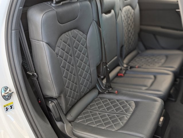 2025 Audi SQ7 Premium Plus