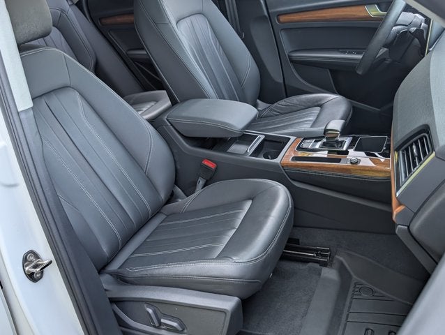 2022 Audi Q5 S line Premium Plus