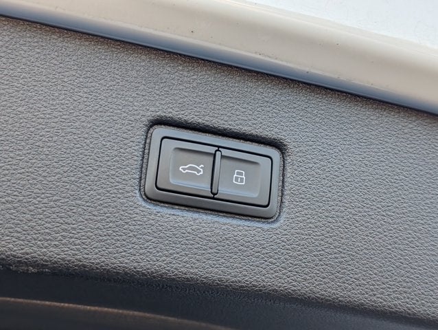 2023 Audi Q7 Premium Plus