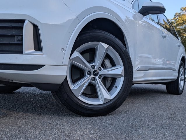 2023 Audi Q7 Premium Plus