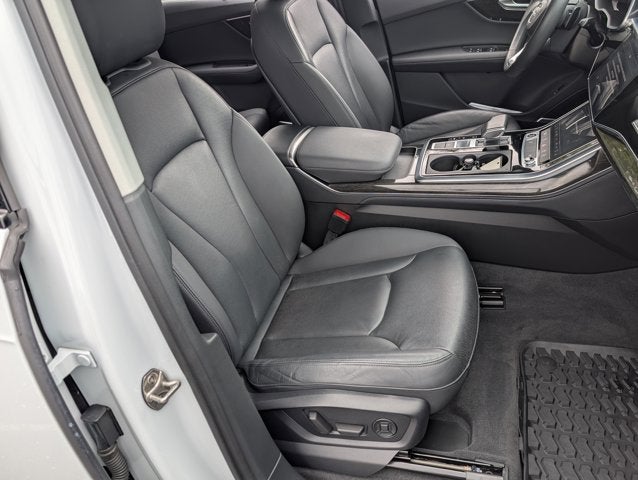 2023 Audi Q7 Premium Plus