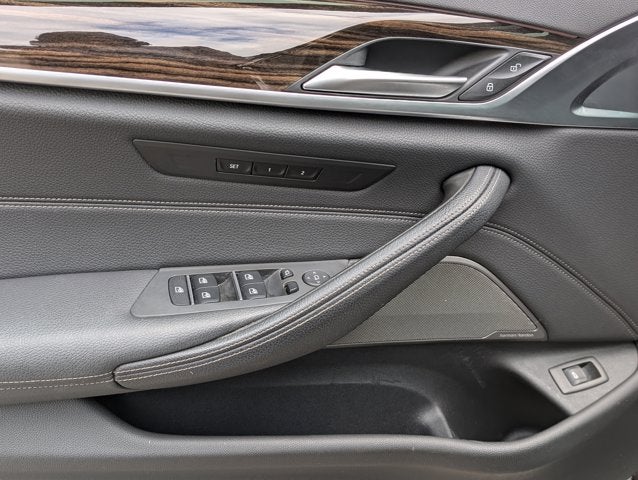 2022 BMW 5 Series 530i