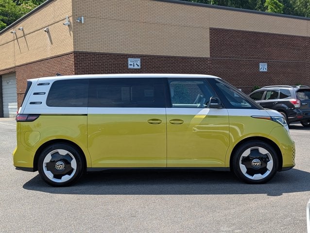 2025 Volkswagen ID. Buzz Pro S Plus